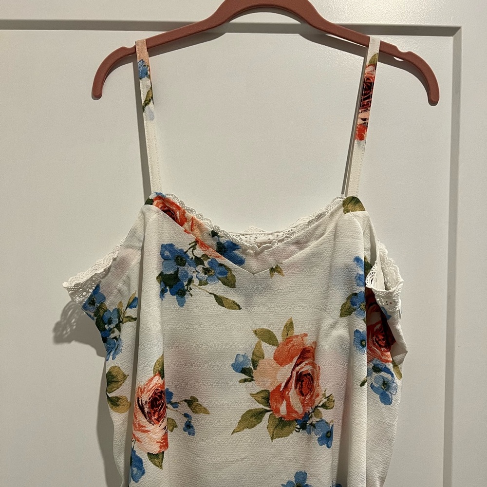 Flowered cami with lace trim